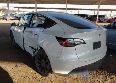 2024 Tesla Model Y Long Range Dual Motor All-Wheel Drive from USA, damaged, VIN 7SAYGAEE2RF122644